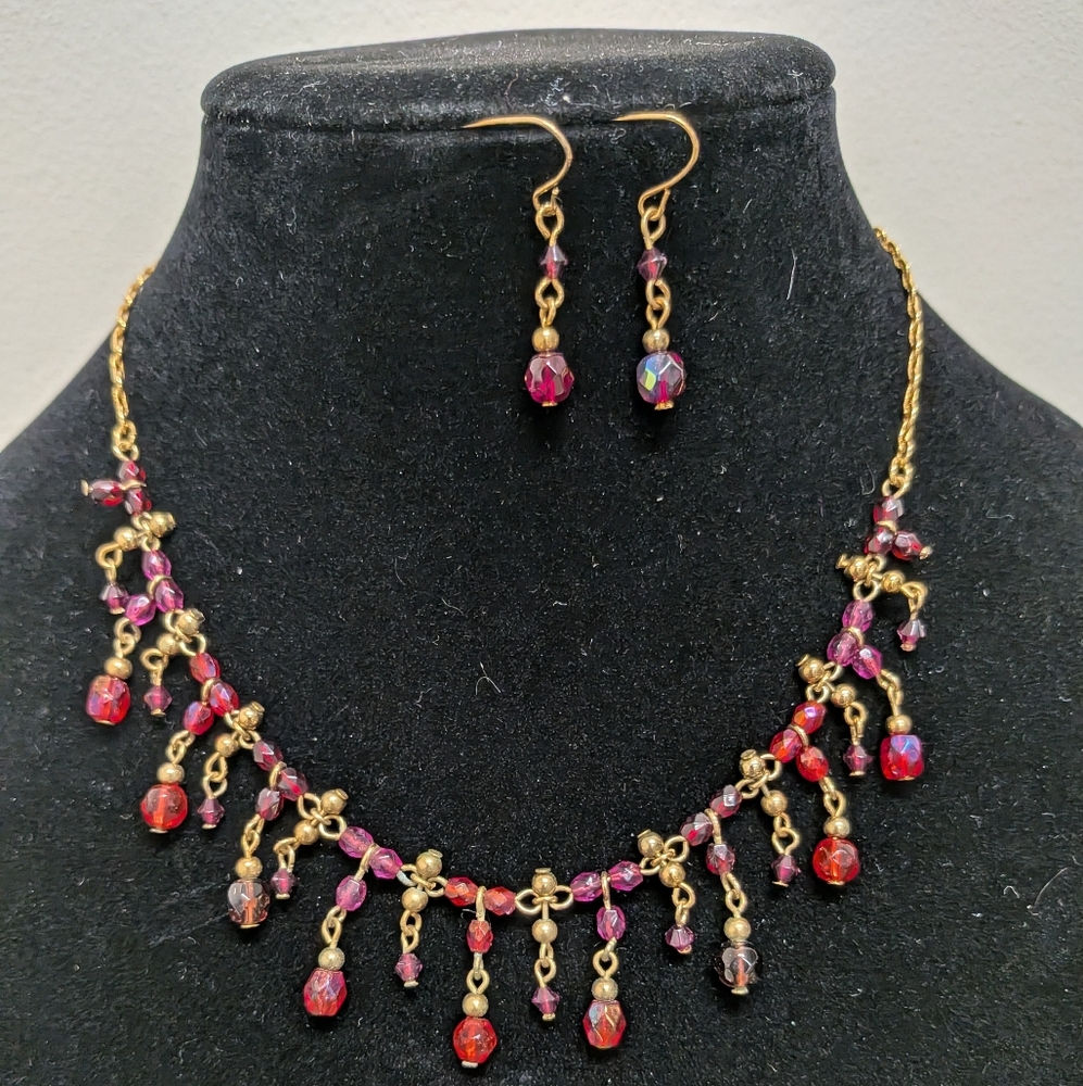 Avon Vintage 2004 Berry Color Fringe Gift Set